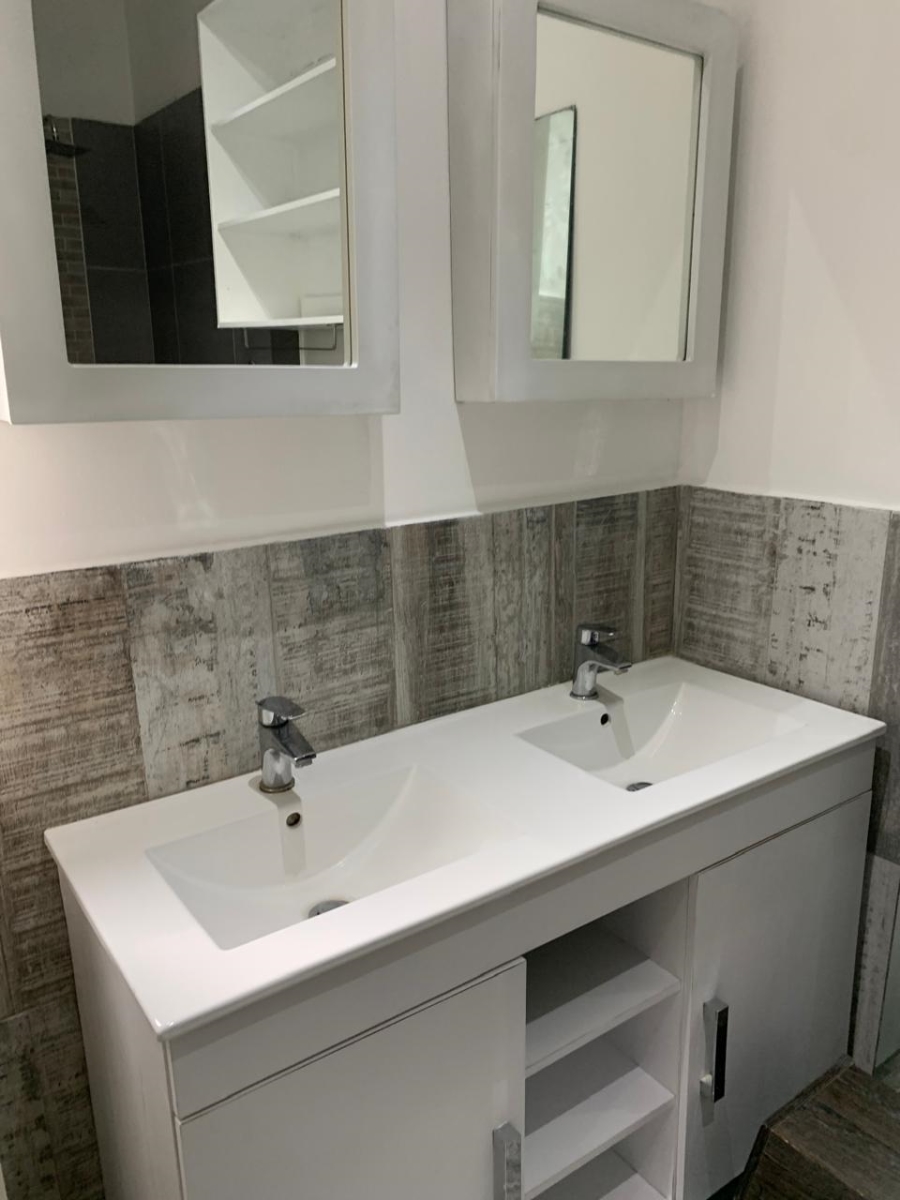2 Bedroom Property for Sale in Muizenberg Western Cape